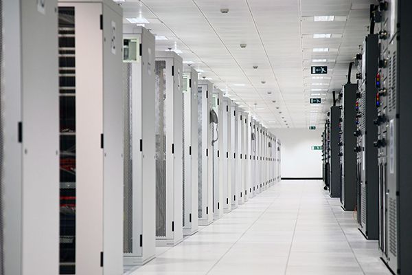 MEMS Schalter zum Umleiten von Signalen/ Daten